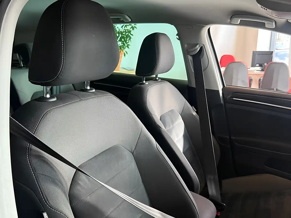 Used 2014 Volkswagen Golf GT Silver - Interior and Exterior details 13