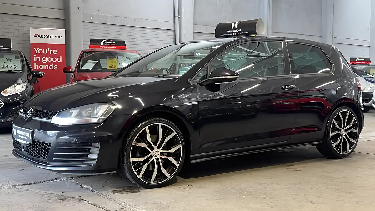 Used 2014 Volkswagen Golf Gtd Bluemotion Tech Black - Front View