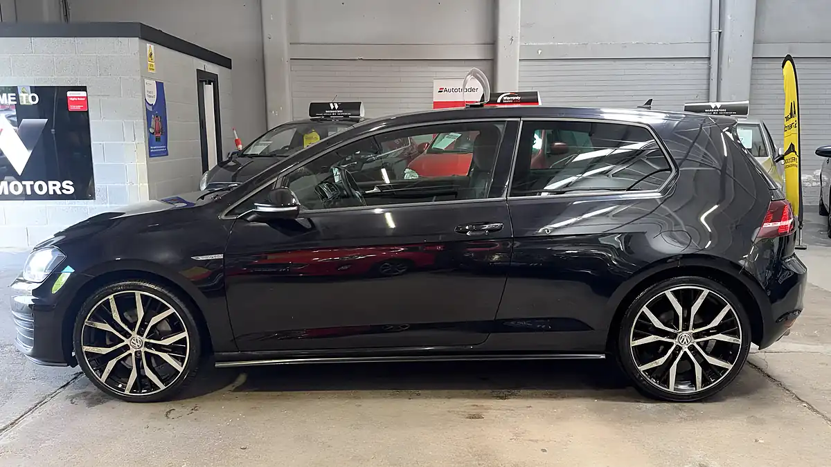 Used 2014 Volkswagen Golf Gtd Bluemotion Tech Black - Interior and Exterior details 2