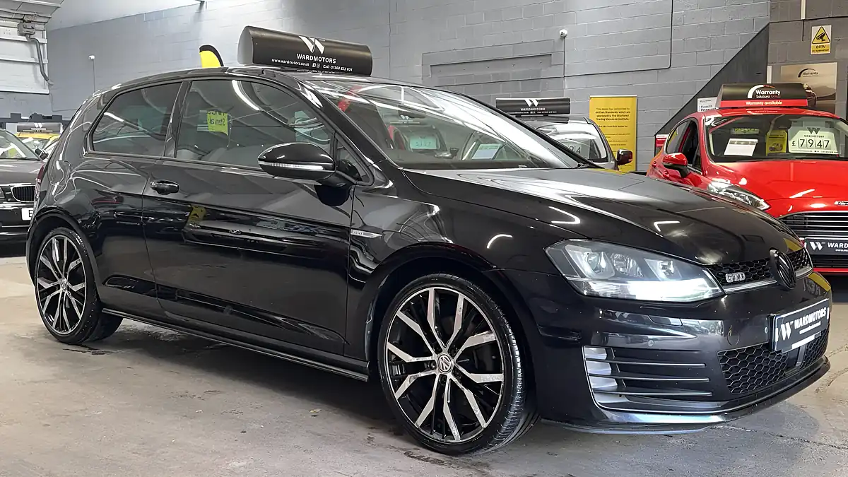Used 2014 Volkswagen Golf Gtd Bluemotion Tech Black - Interior and Exterior details 4