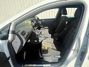 Used 2014 Volkswagen Golf Gtd Bluemotion Tech White - Interior and Exterior details 16