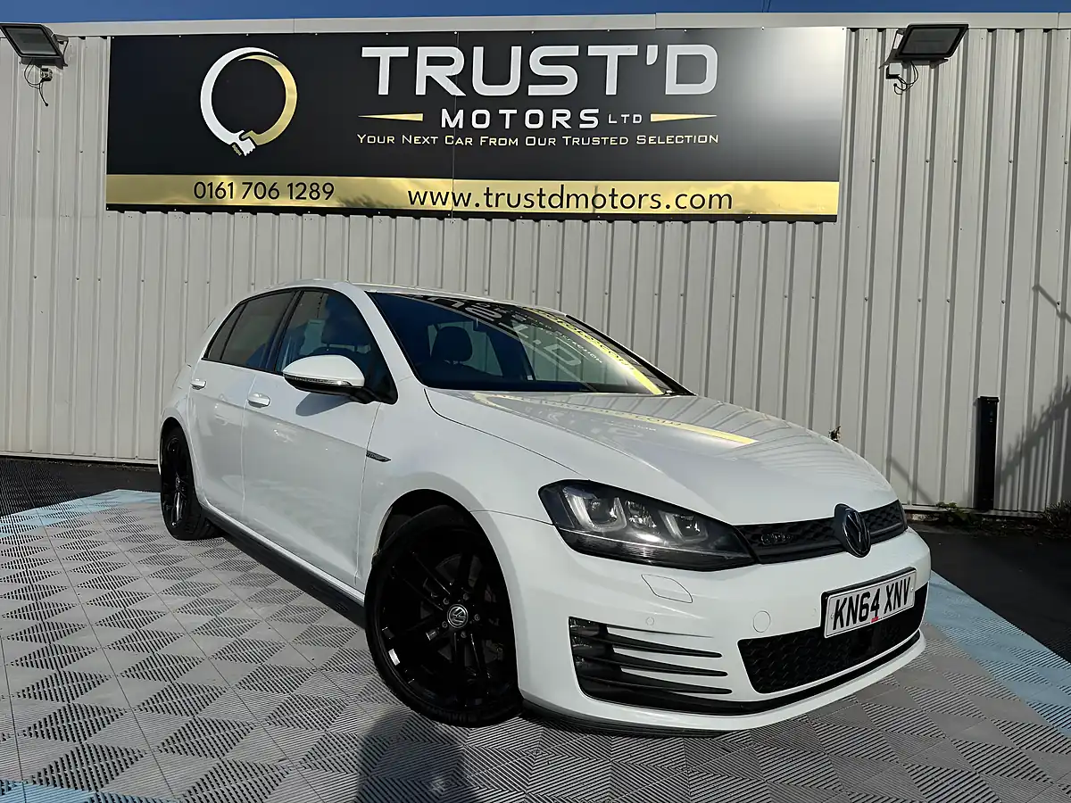Used 2014 Volkswagen Golf Gtd Bluemotion Tech White - Interior and Exterior details 3