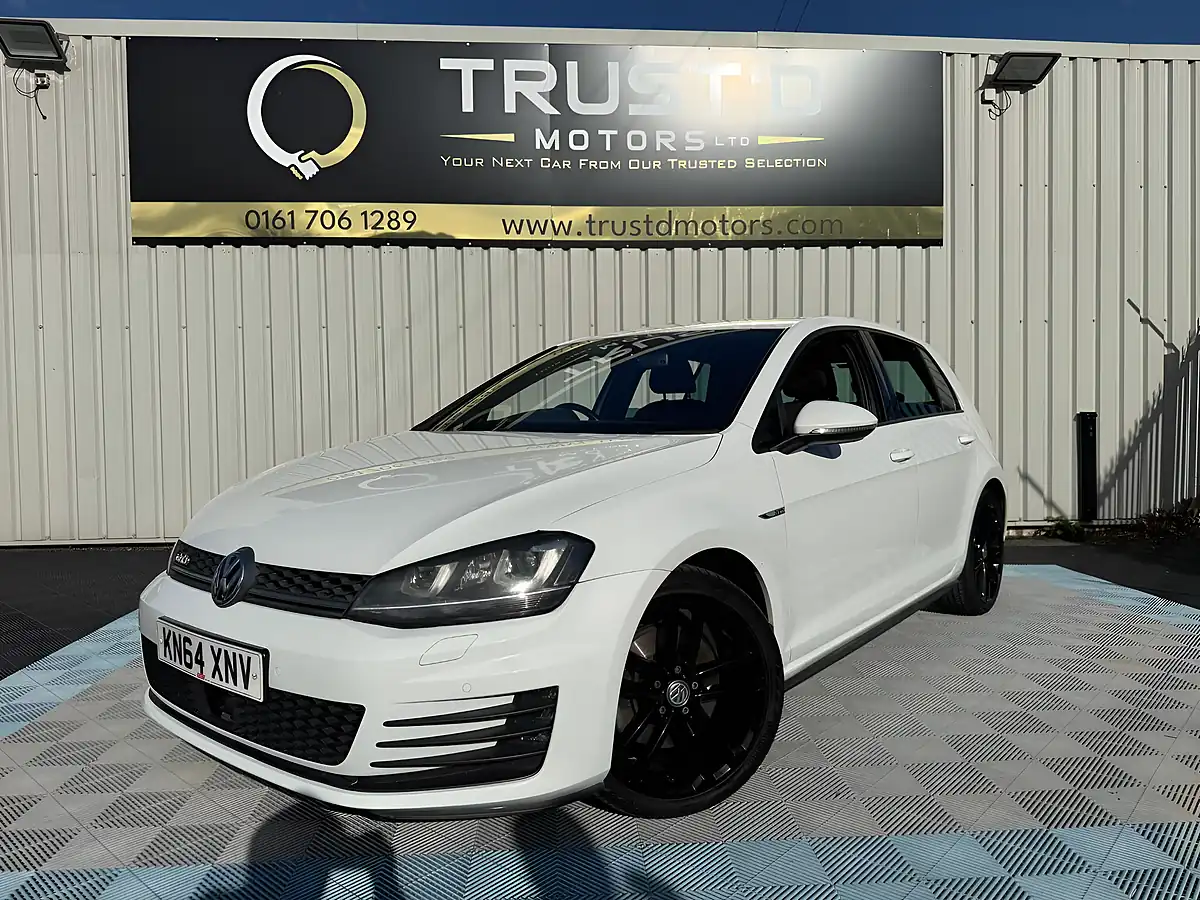 Used 2014 Volkswagen Golf Gtd Bluemotion Tech White - Interior and Exterior details 6
