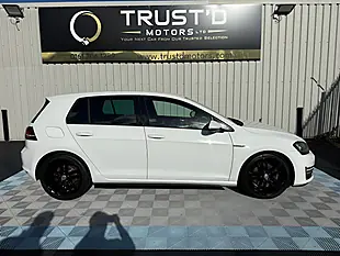 Used 2014 Volkswagen Golf Gtd Bluemotion Tech White - Interior and Exterior details 8
