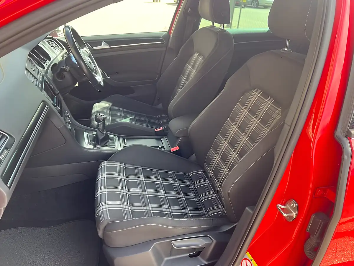 Used 2014 Volkswagen Golf Gtd Red - Interior and Exterior details 8