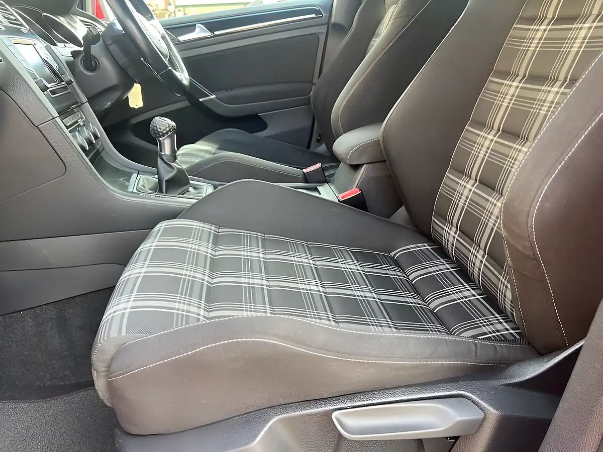 Used 2014 Volkswagen Golf Gtd Red - Interior and Exterior details 9