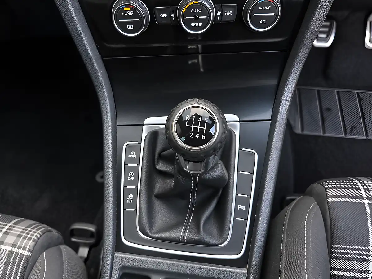 Used 2014 Volkswagen Golf Gtd Red - Interior and Exterior details 20