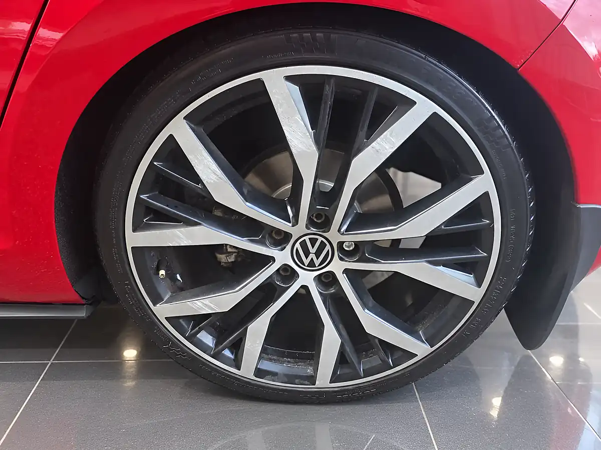 Used 2014 Volkswagen Golf Gtd Red - Interior and Exterior details 6