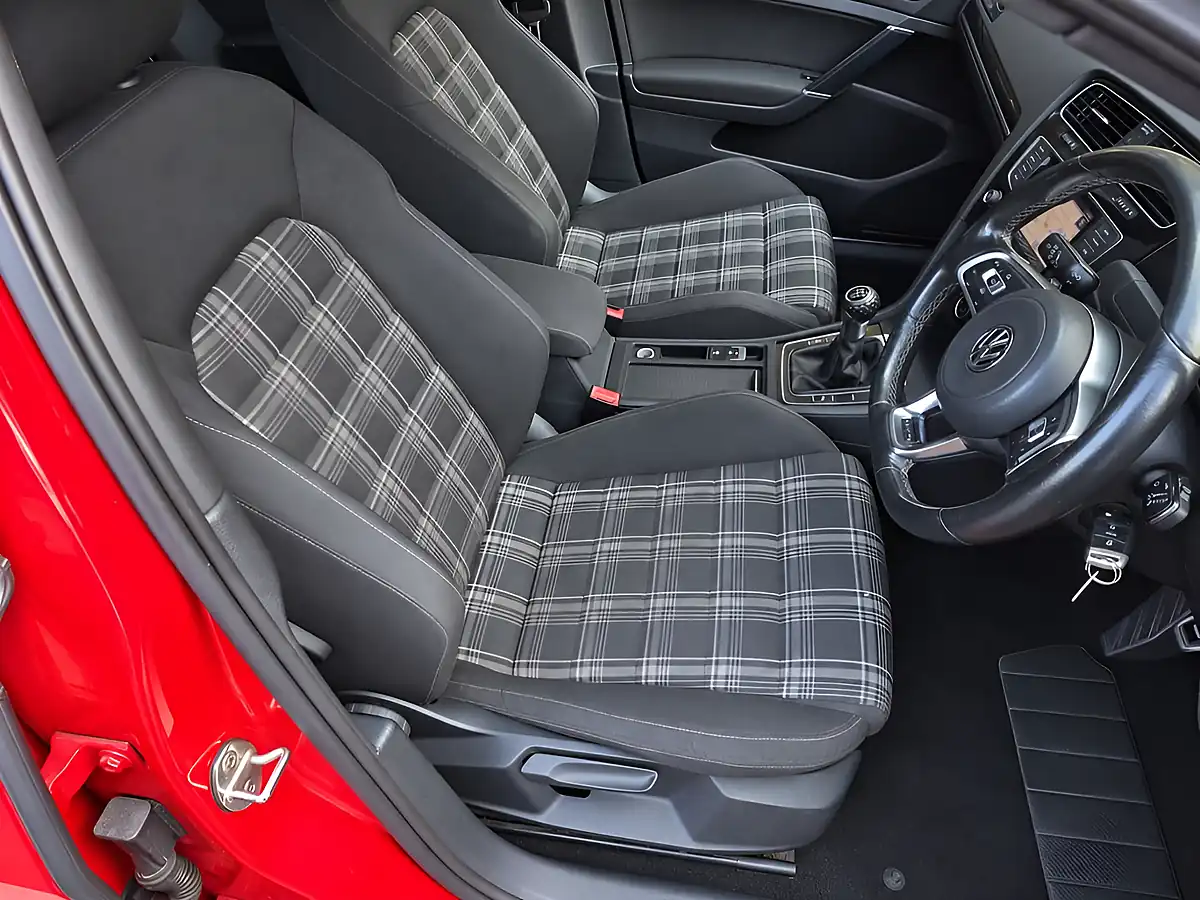 Used 2014 Volkswagen Golf Gtd Red - Interior and Exterior details 8