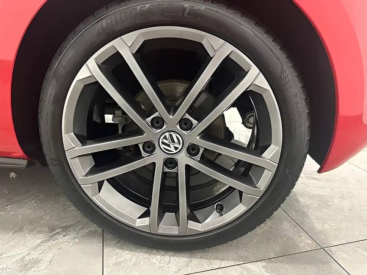 Used 2014 Volkswagen Golf Gtd Red - Interior and Exterior details 12