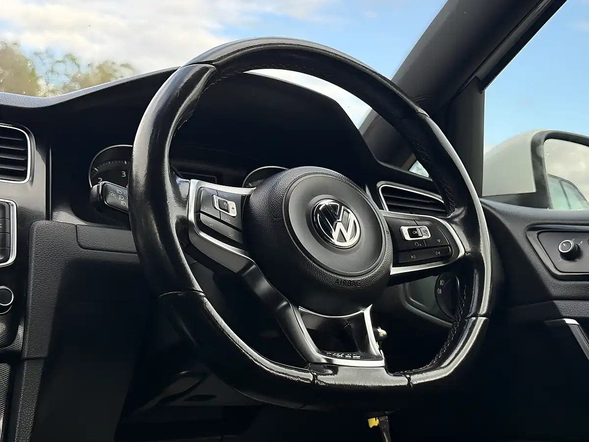 Used 2014 Volkswagen Golf Gtd White - Interior and Exterior details 16