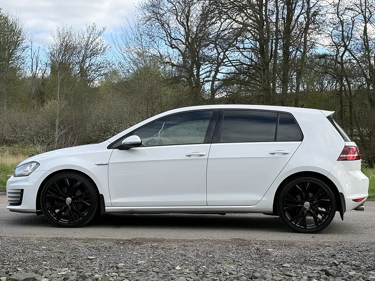 Used 2014 Volkswagen Golf Gtd White - Interior and Exterior details 9