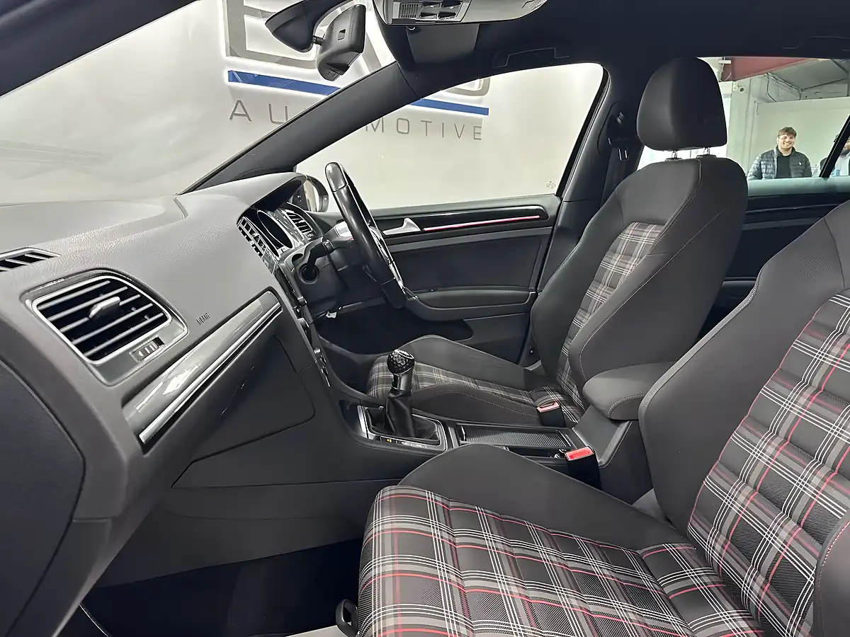 Used 2014 Volkswagen Golf GTI Black - Interior and Exterior details 16
