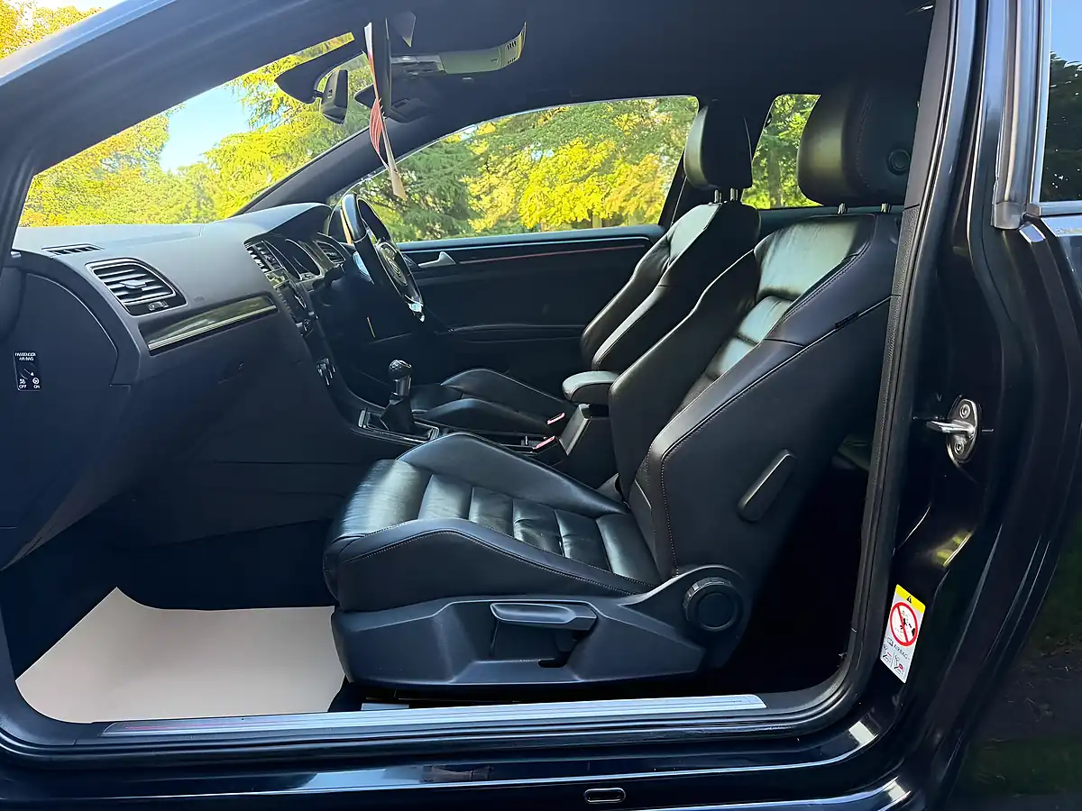 Used 2014 Volkswagen Golf GTI Black - Interior and Exterior details 11