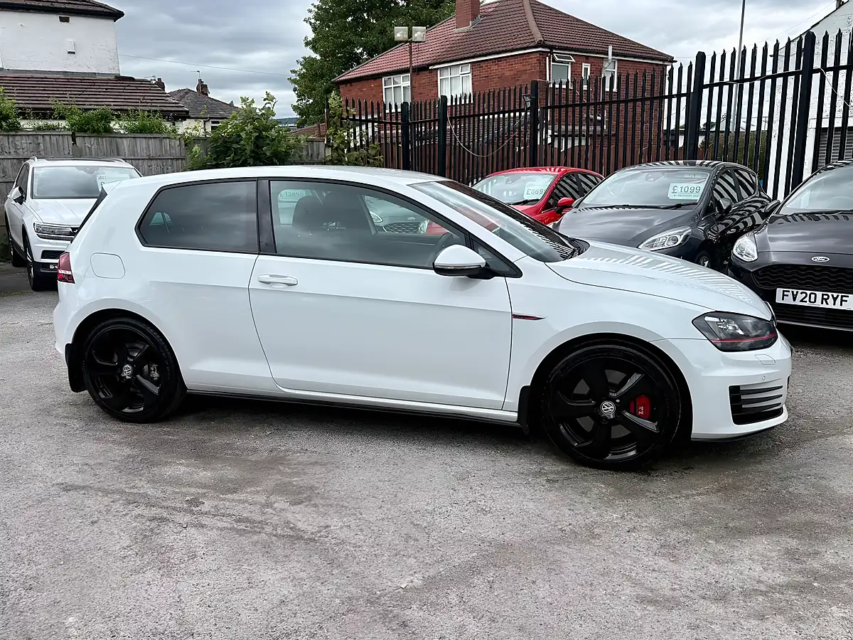 Used 2014 Volkswagen Golf GTI Performance White - Interior and Exterior details 6