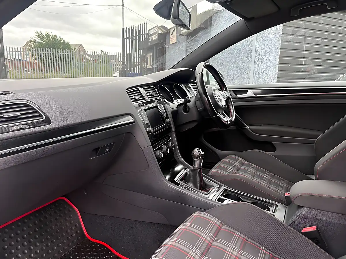 Used 2014 Volkswagen Golf GTI Performance White - Interior and Exterior details 8