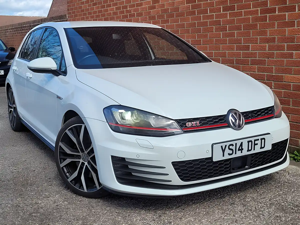 Used 2014 Volkswagen Golf GTI Performance White - Interior and Exterior details 11
