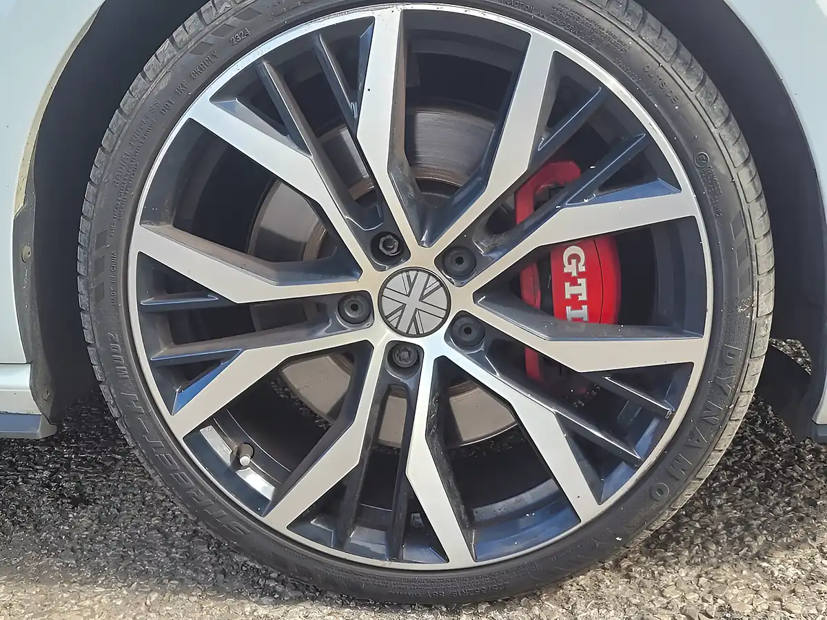 Used 2014 Volkswagen Golf GTI Performance White - Interior and Exterior details 15
