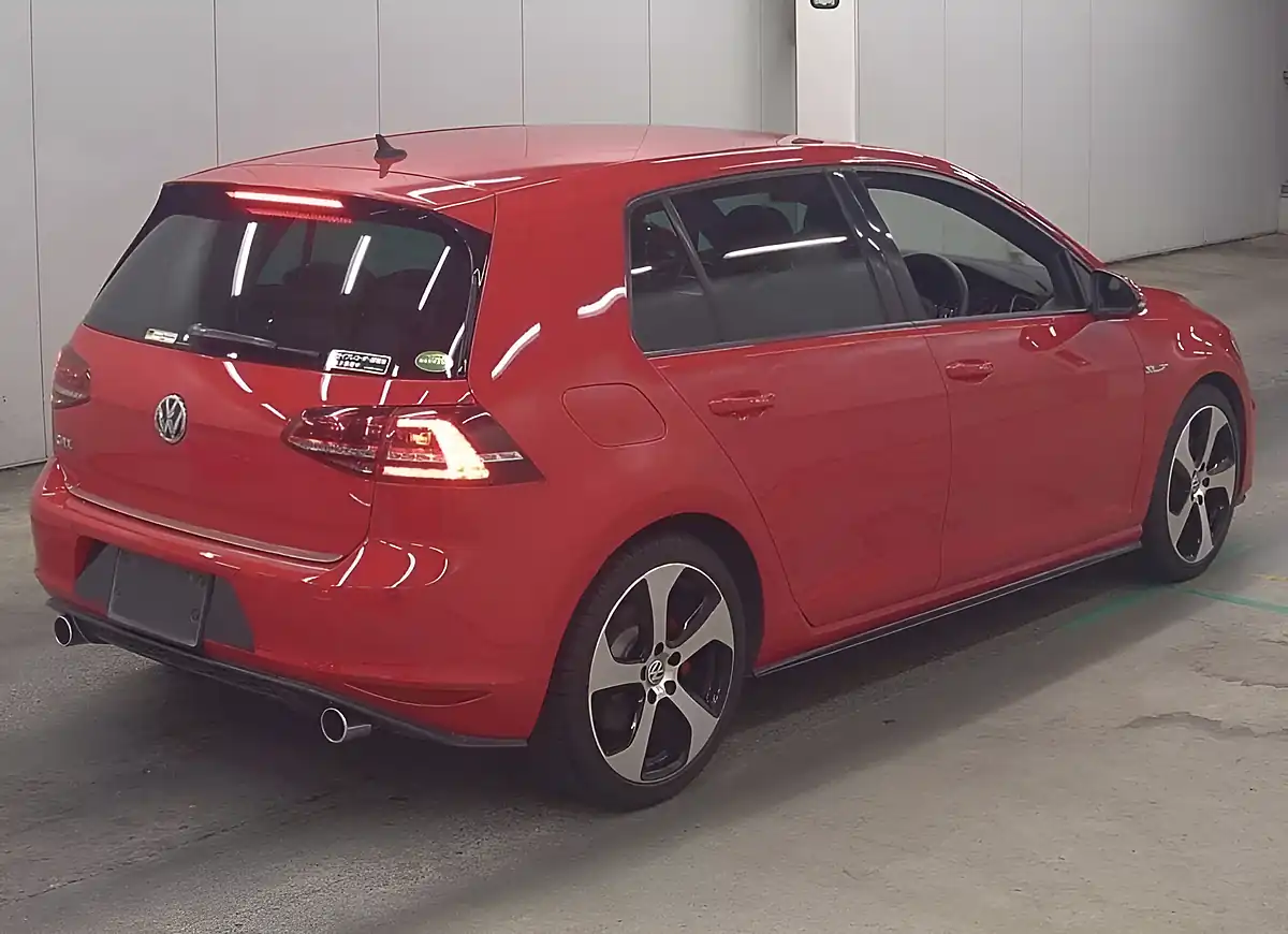 Used 2014 Volkswagen Golf GTI Red - Interior and Exterior details 3