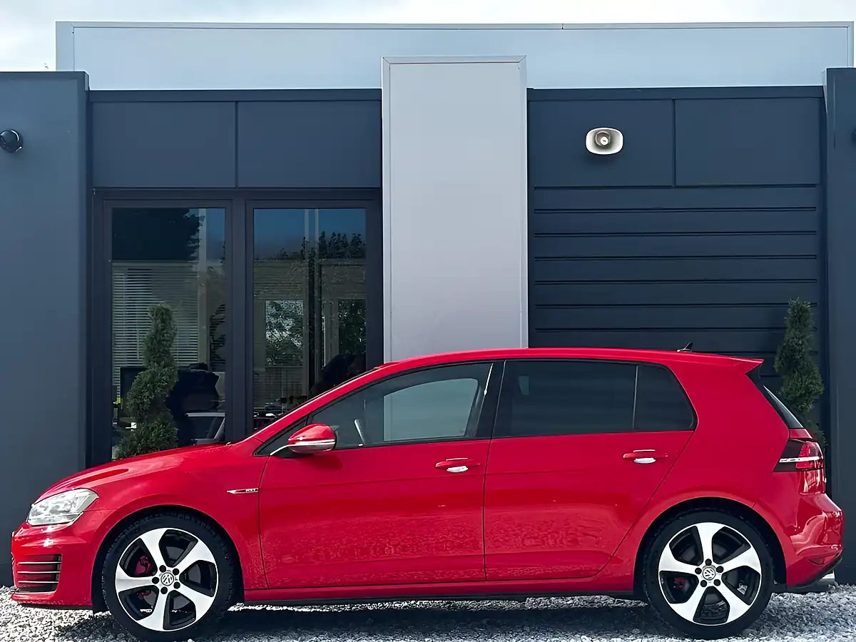 Used 2014 Volkswagen Golf GTI Red - Interior and Exterior details 7