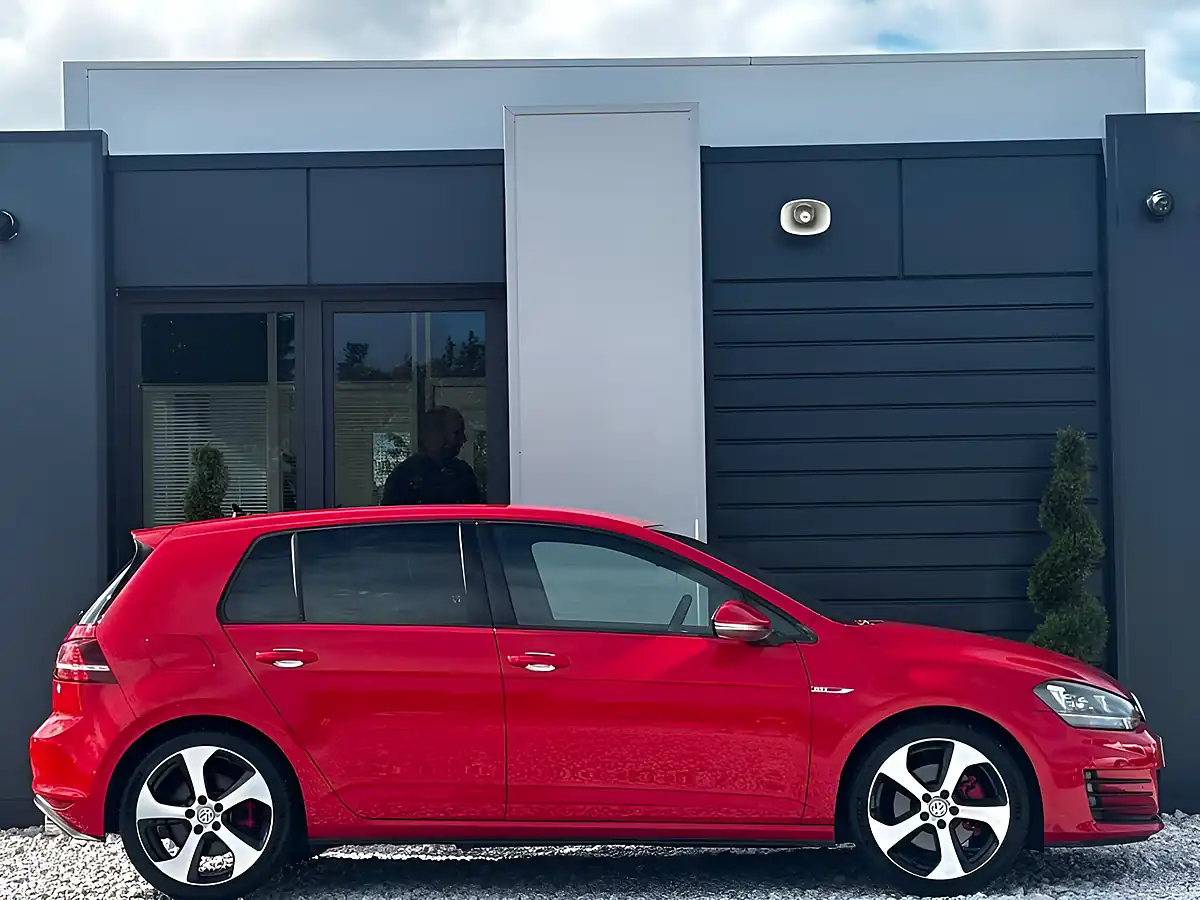 Used 2014 Volkswagen Golf GTI Red - Interior and Exterior details 8