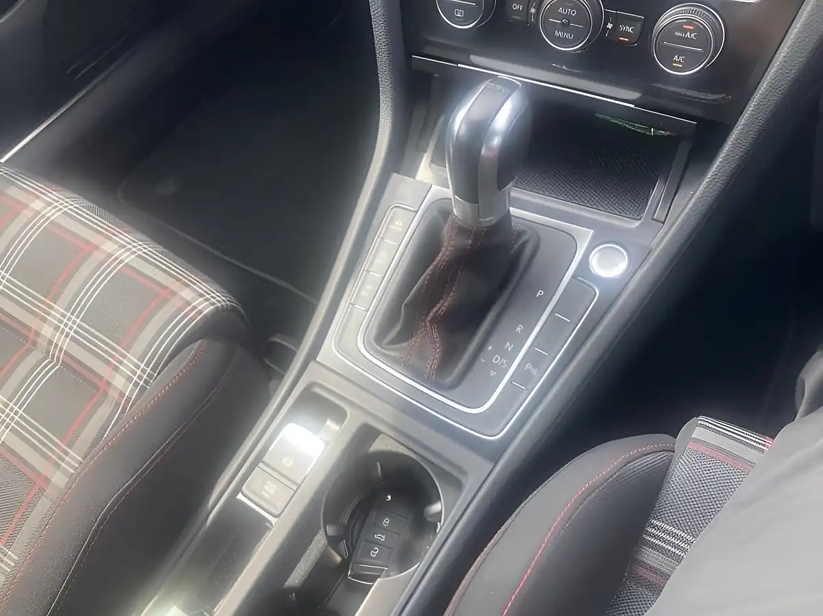 Used 2014 Volkswagen Golf GTI Red - Interior and Exterior details 9