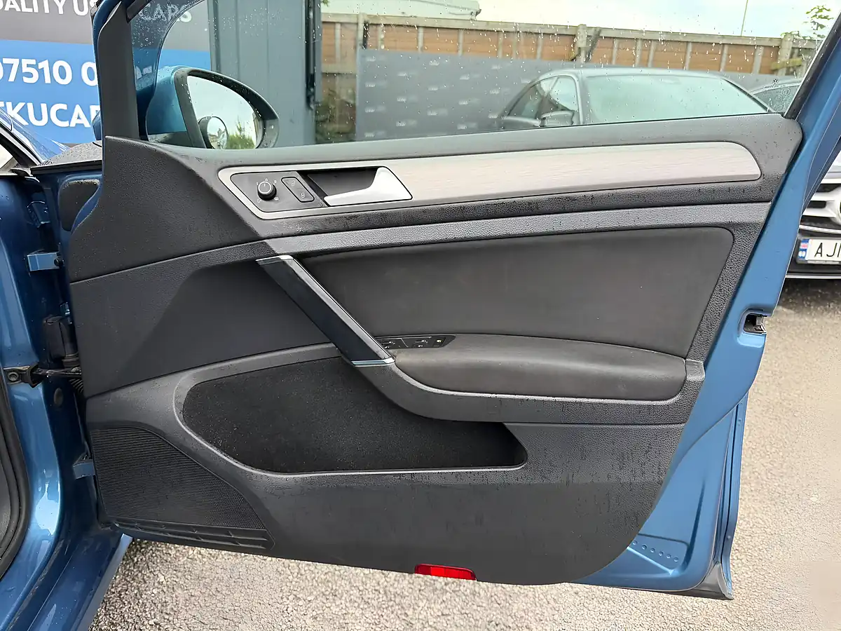 Used 2014 Volkswagen Golf Match Blue - Interior and Exterior details 14