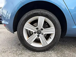 Used 2014 Volkswagen Golf Match Blue - Interior and Exterior details 15