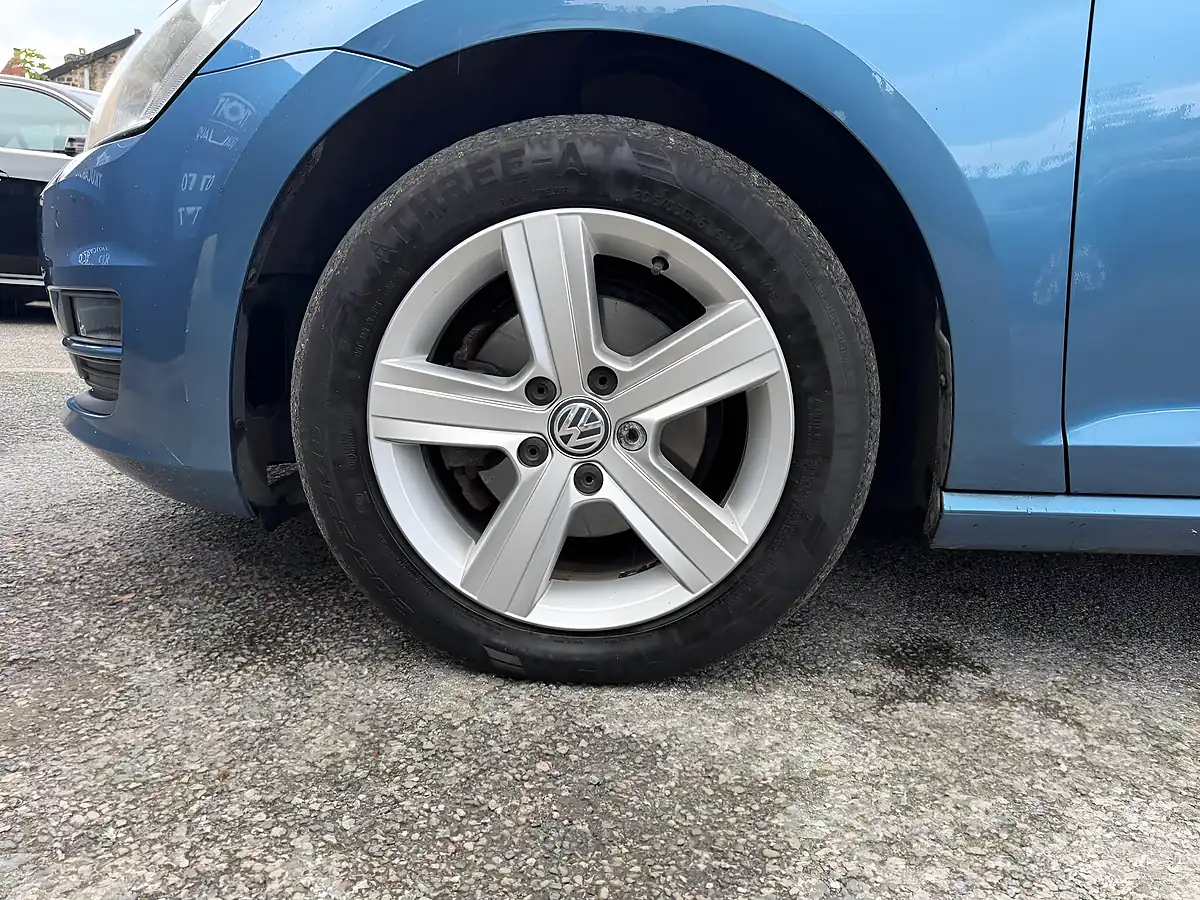 Used 2014 Volkswagen Golf Match Blue - Interior and Exterior details 16