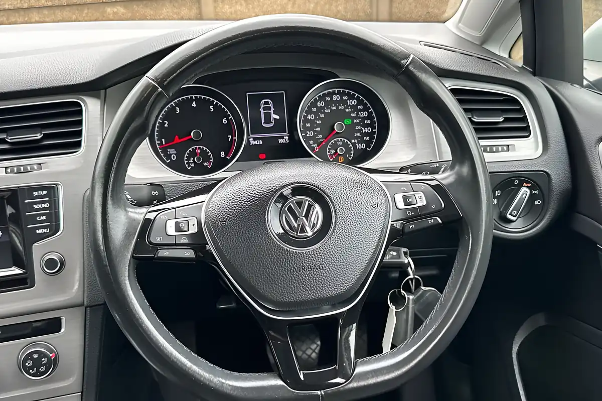 Used 2014 Volkswagen Golf Match White - Interior and Exterior details 13