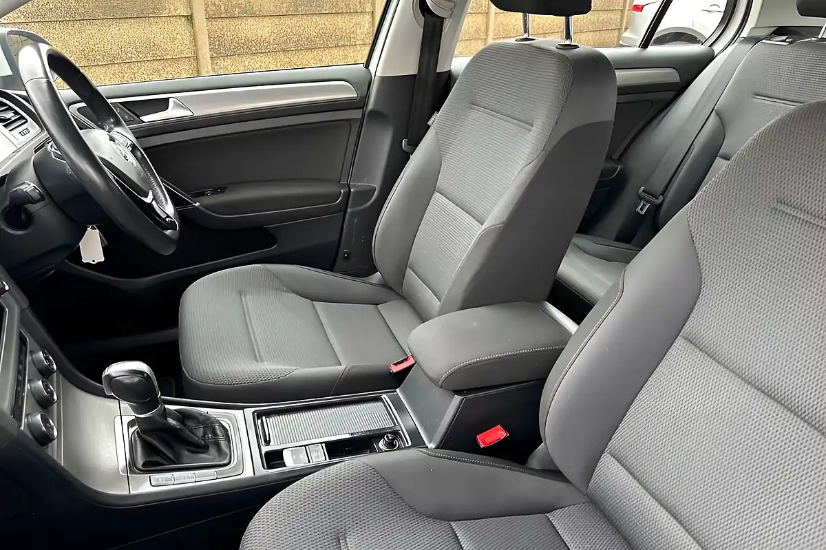 Used 2014 Volkswagen Golf Match White - Interior and Exterior details 16
