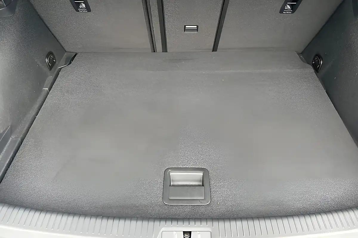 Used 2014 Volkswagen Golf Match White - Interior and Exterior details 18