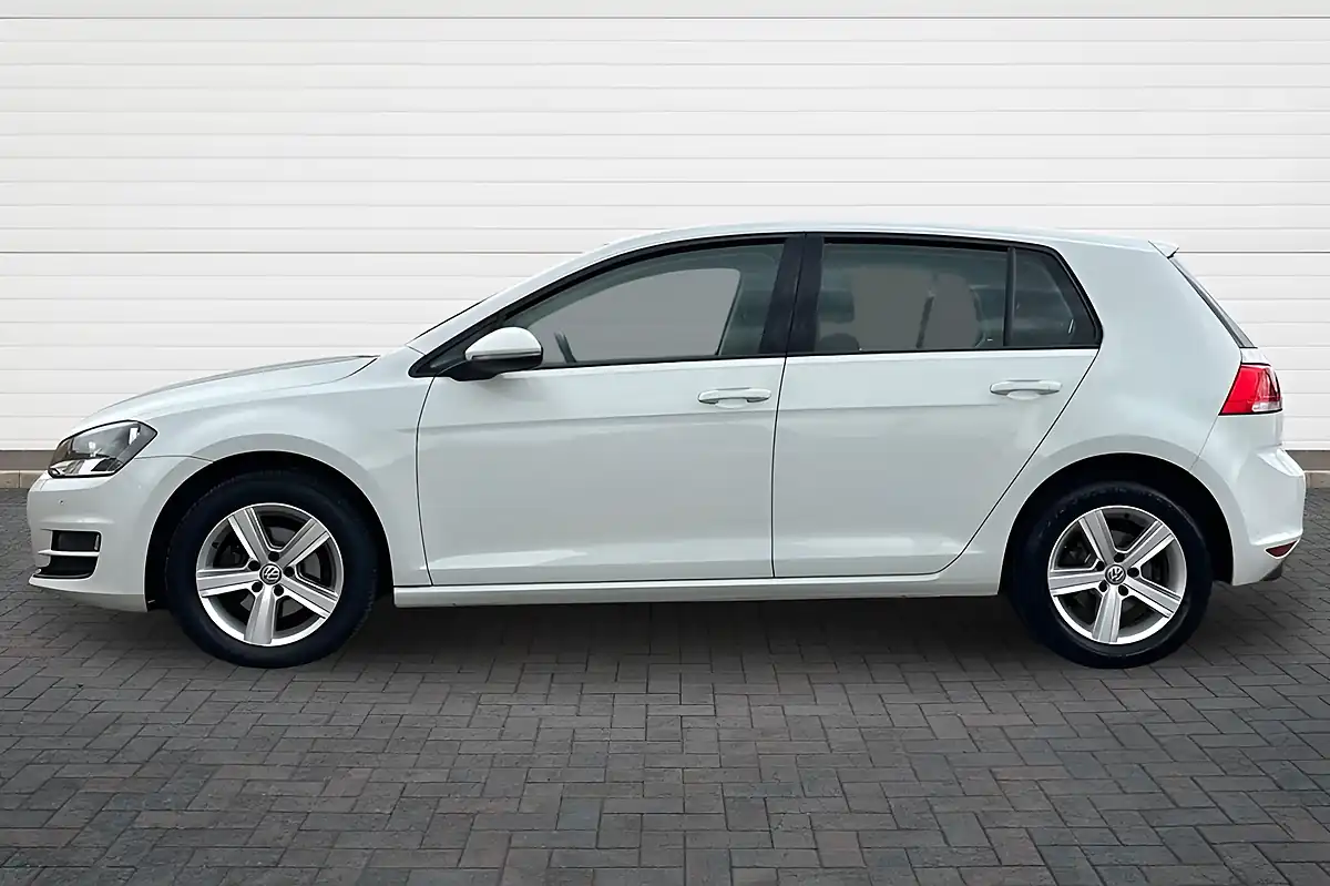 Used 2014 Volkswagen Golf Match White - Interior and Exterior details 6