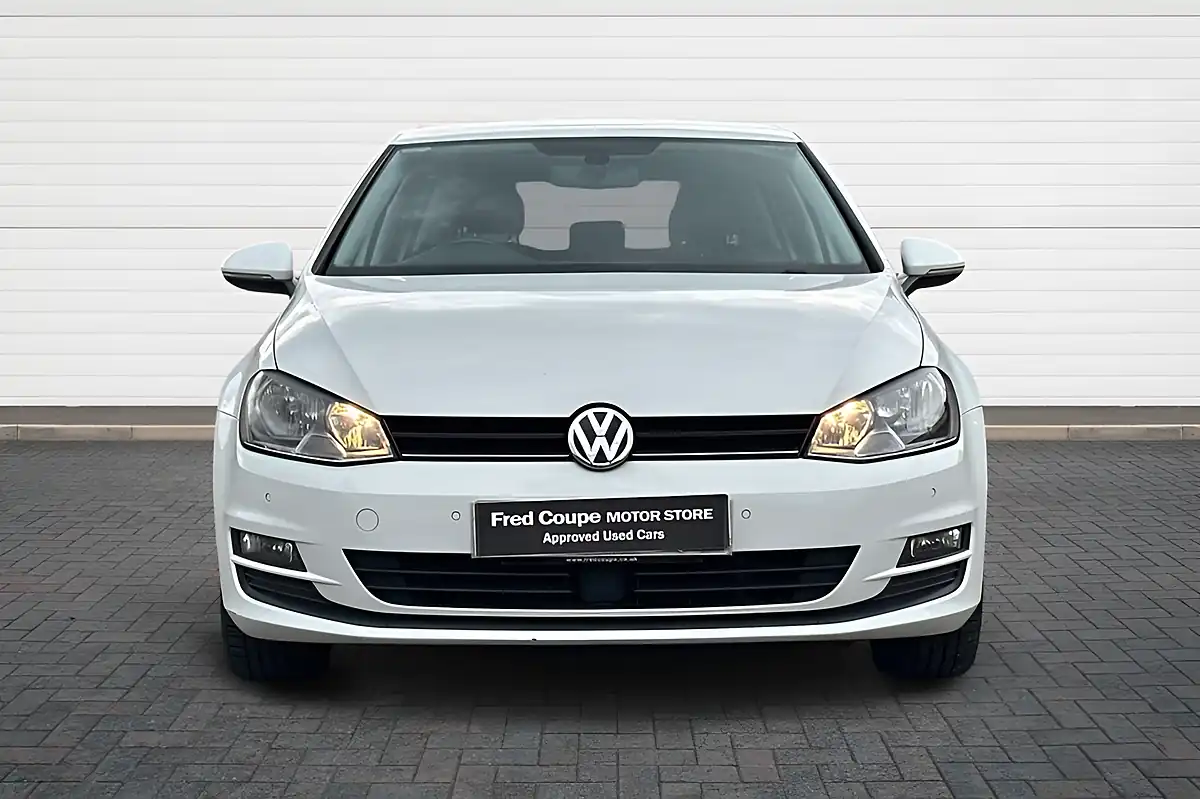 Used 2014 Volkswagen Golf Match White - Interior and Exterior details 8