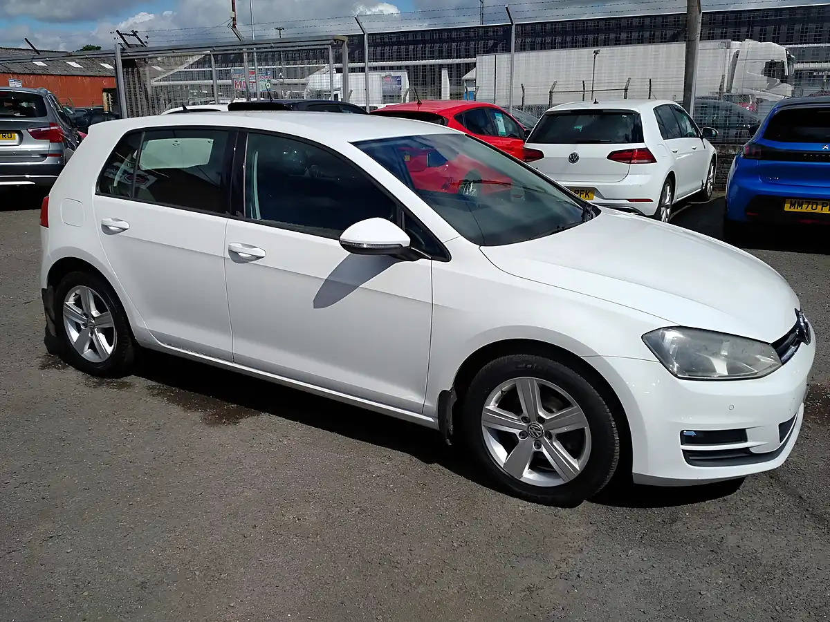 Used 2014 Volkswagen Golf Match White - Interior and Exterior details 10
