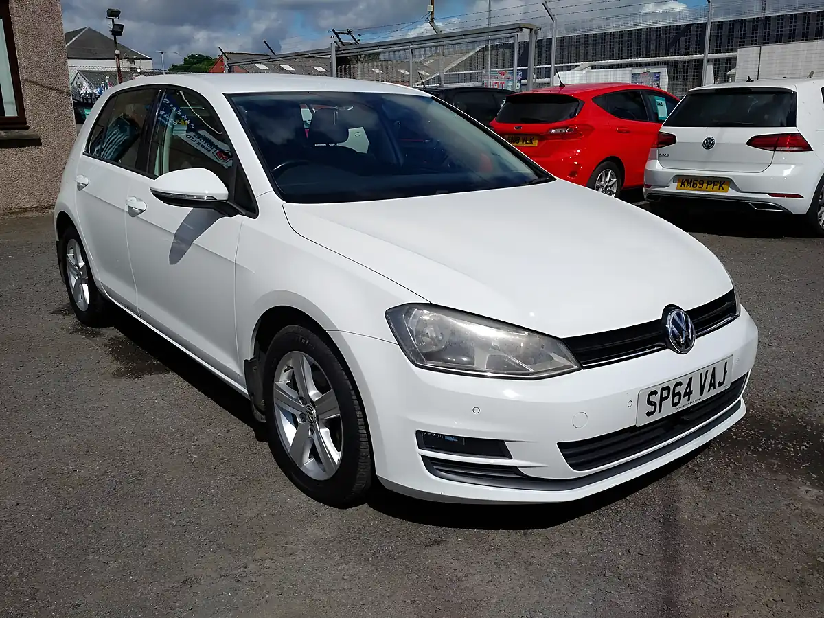 Used 2014 Volkswagen Golf Match White - Interior and Exterior details 11
