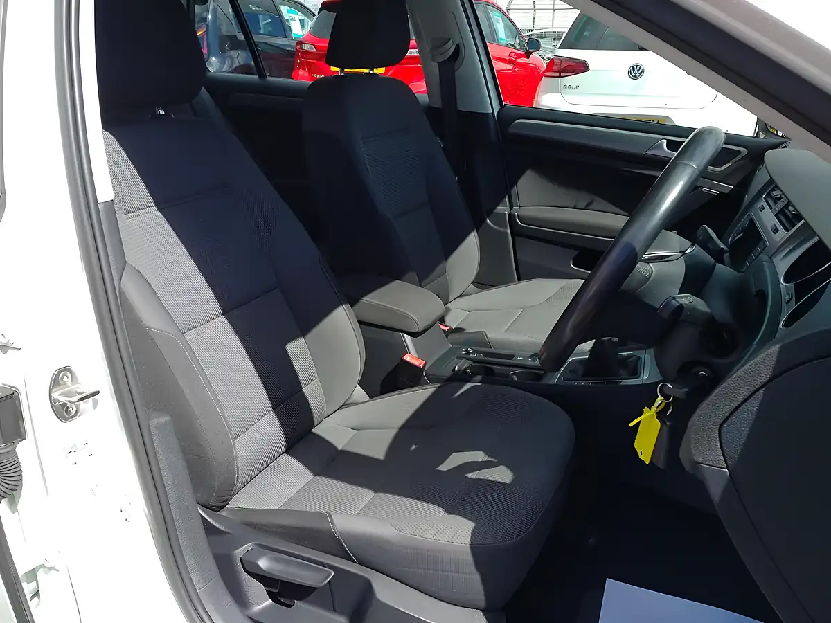 Used 2014 Volkswagen Golf Match White - Interior and Exterior details 15