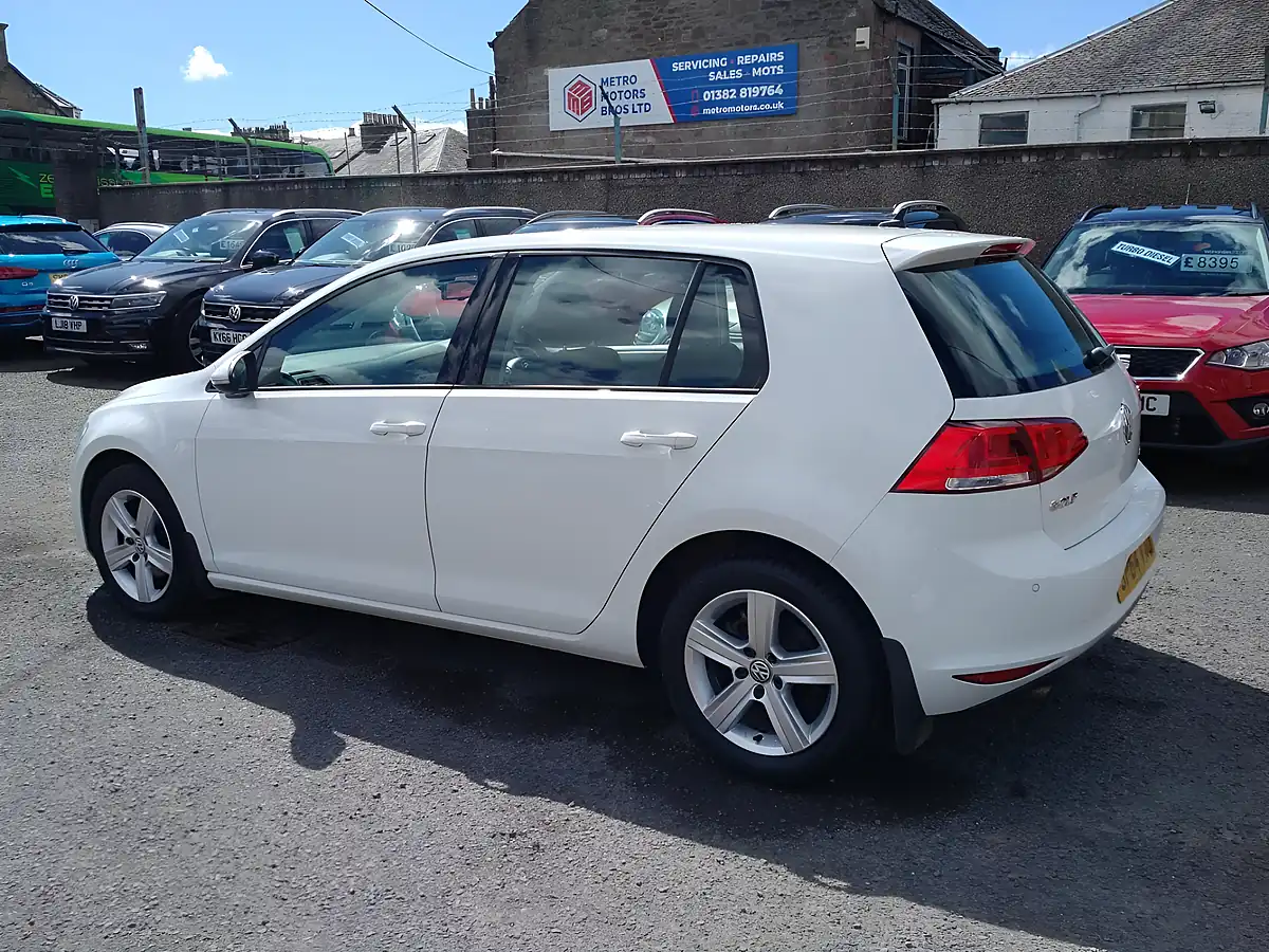 Used 2014 Volkswagen Golf Match White - Interior and Exterior details 4
