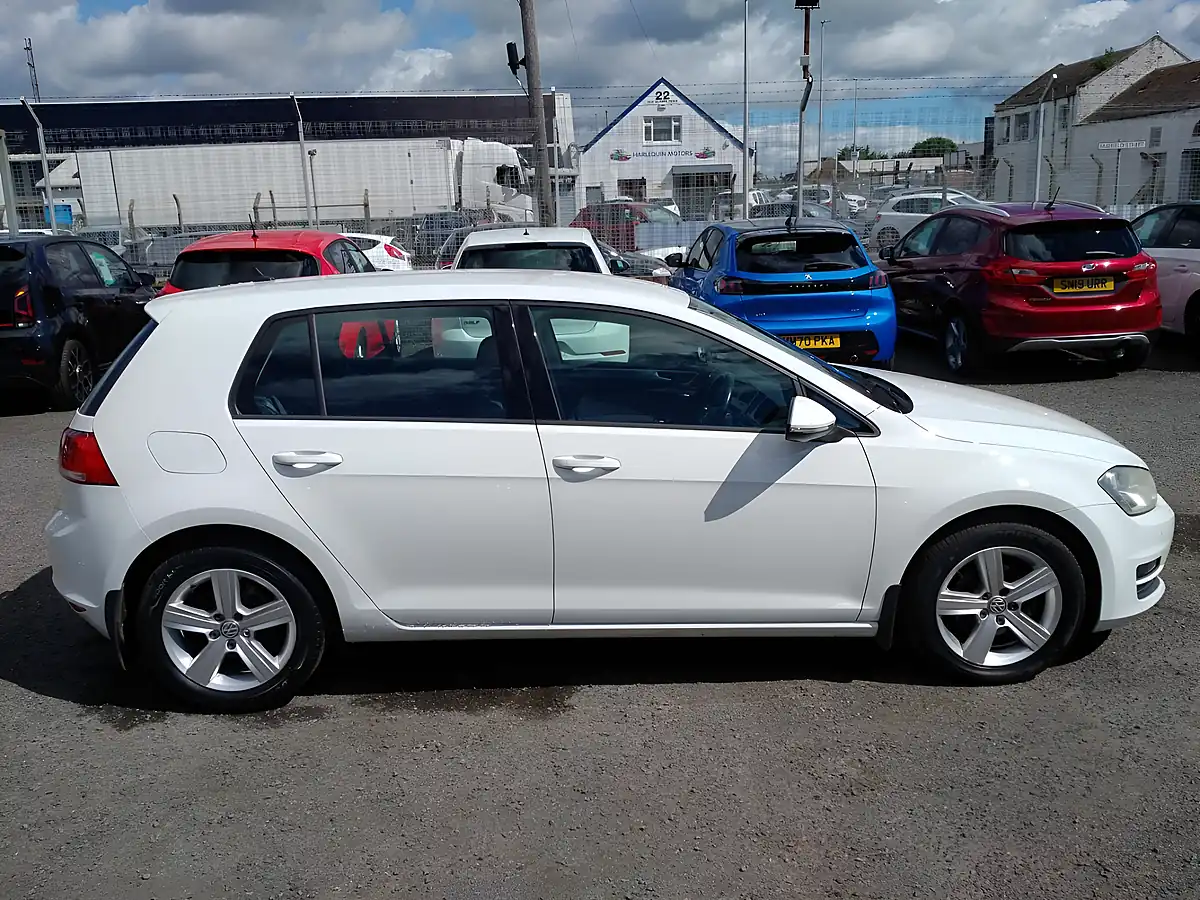 Used 2014 Volkswagen Golf Match White - Interior and Exterior details 9
