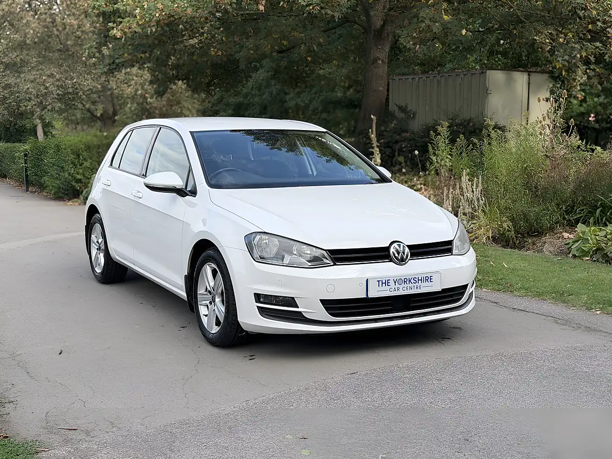 Used 2014 Volkswagen Golf Match White - Front View