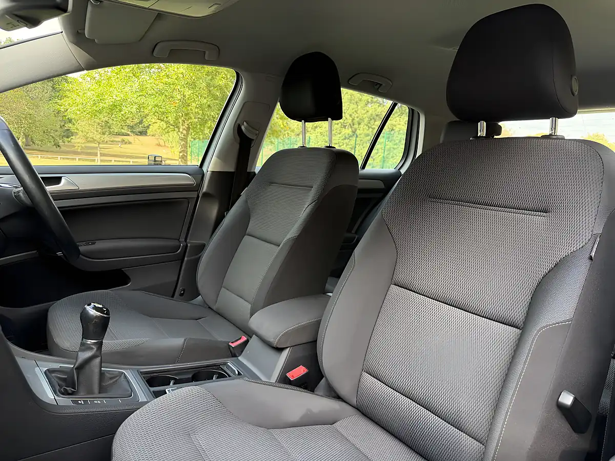 Used 2014 Volkswagen Golf Match White - Interior and Exterior details 11