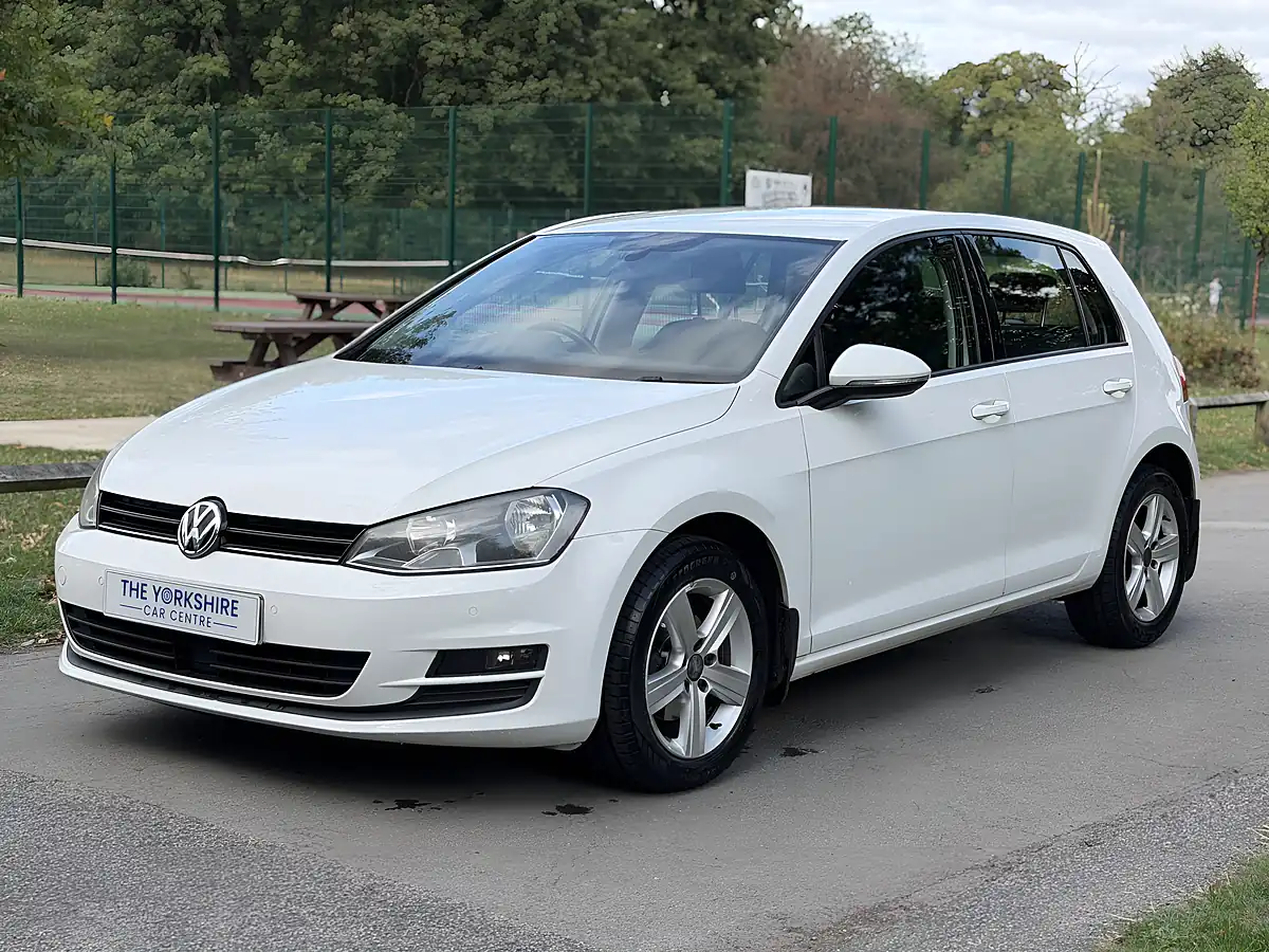 Used 2014 Volkswagen Golf Match White - Interior and Exterior details 3