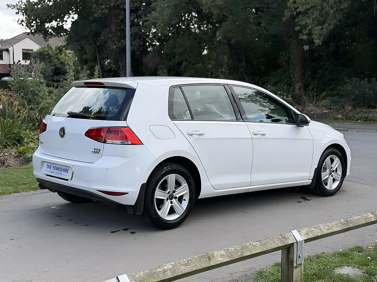 Used 2014 Volkswagen Golf Match White - Interior and Exterior details 5
