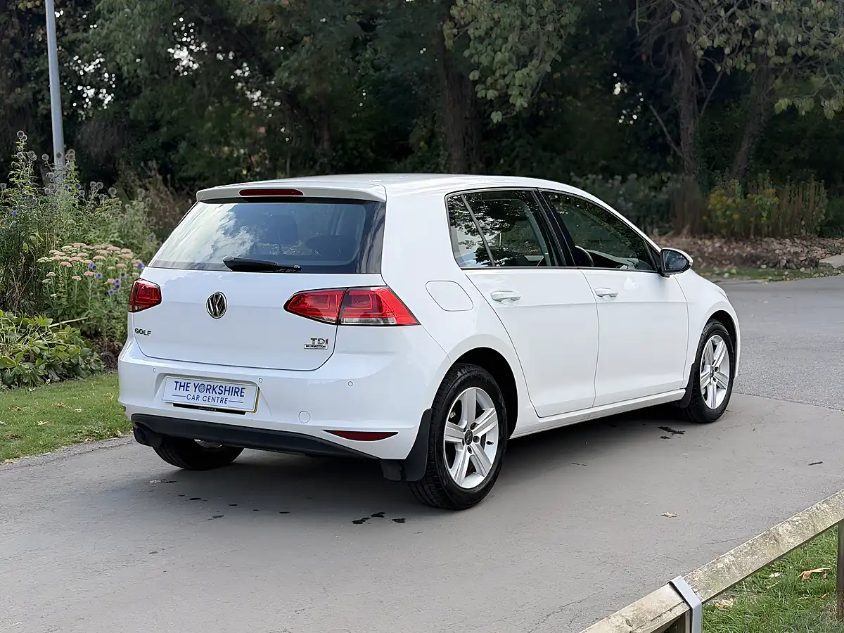 Used 2014 Volkswagen Golf Match White - Interior and Exterior details 7