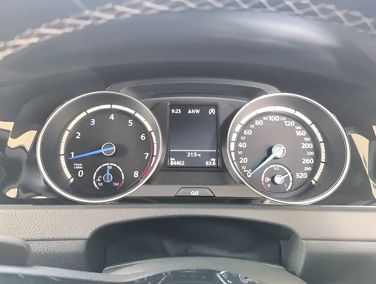 Used 2014 Volkswagen Golf R Black - Interior and Exterior details 6