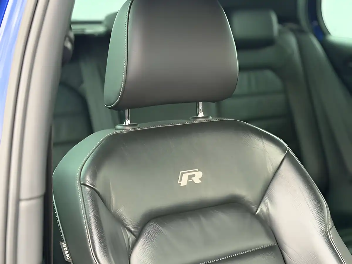 Used 2014 Volkswagen Golf R Lapis Blue - Interior and Exterior details 10