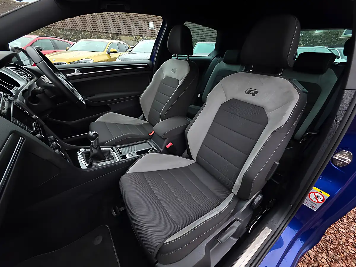 Used 2014 Volkswagen Golf R Lapiz Blue Metallic - Interior and Exterior details 10