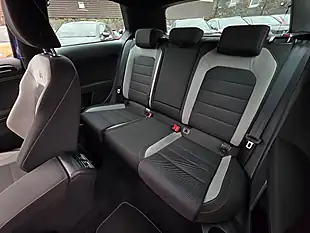 Used 2014 Volkswagen Golf R Lapiz Blue Metallic - Interior and Exterior details 12