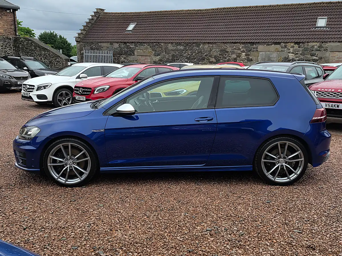 Used 2014 Volkswagen Golf R Lapiz Blue Metallic - Interior and Exterior details 14