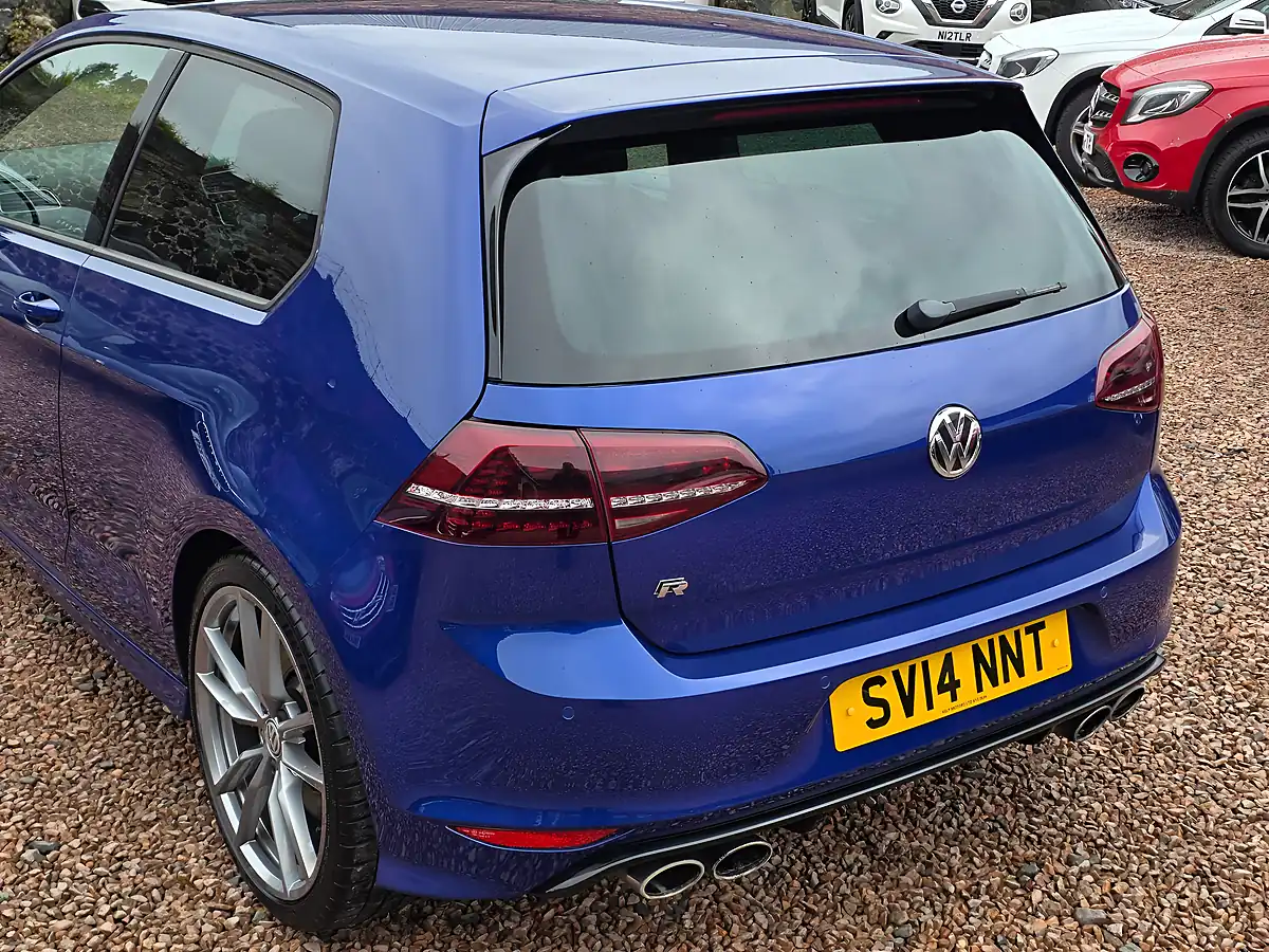 Used 2014 Volkswagen Golf R Lapiz Blue Metallic - Interior and Exterior details 16